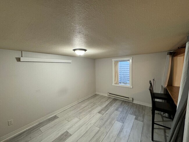 Building Photo - 1 bed, 1 bath apartment