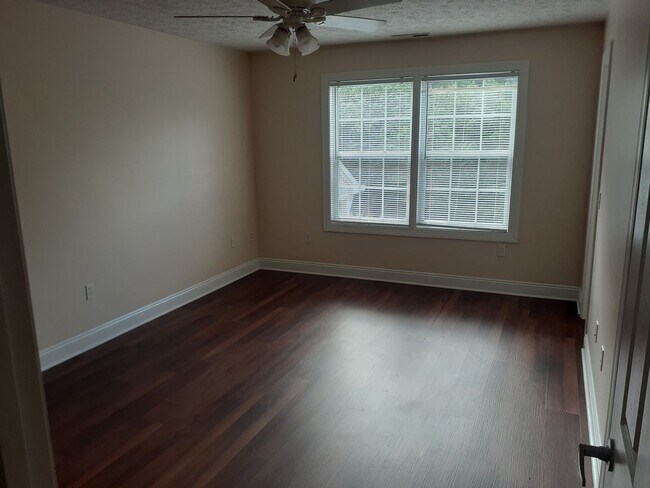 Foto del edificio - 340 Huff Heritage Ln