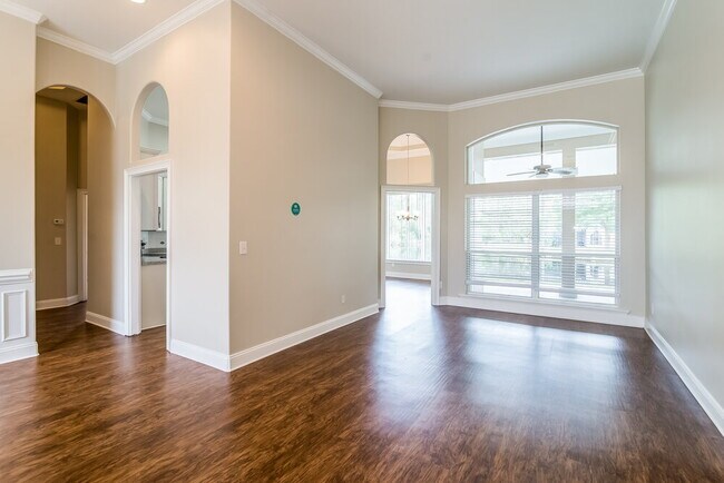 Foto del edificio - 1270 Cunningham Creek Dr