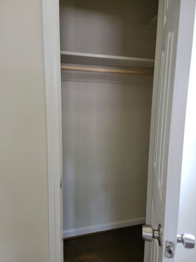 Foto del edificio - 2 BR 1 Full Bath Duplex Virginia Place