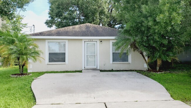 Foto del edificio - Coming Soon! 3 Bedroom, 2 Bathroom Home for Rent in Plant City