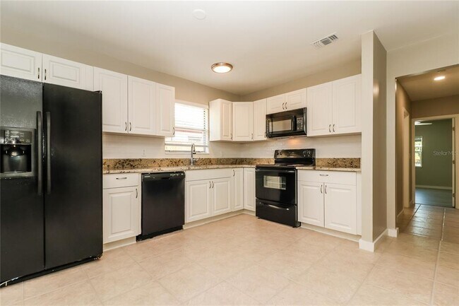 Foto del edificio - 9537 Groveland St