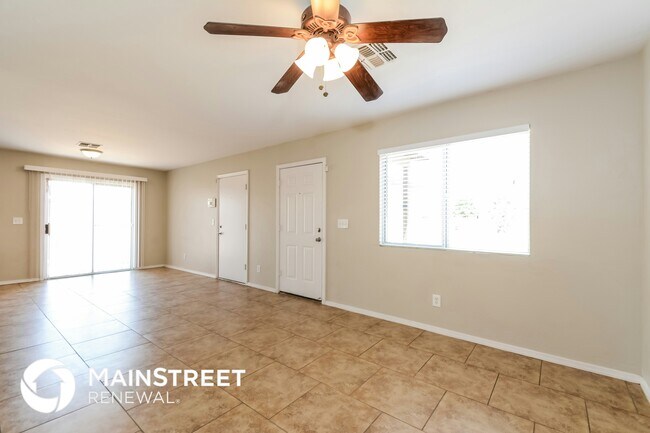 Foto del edificio - 4184 E Market St