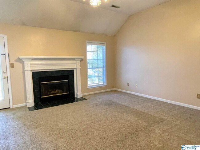 Foto del edificio - 130 Hickory Trail Dr