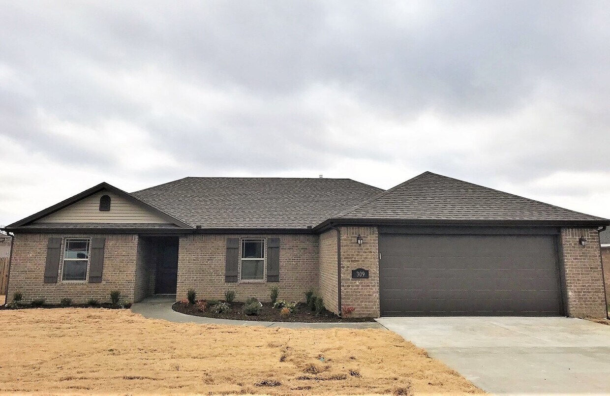 309 Lion Dr N, Gravette, AR 72736 House Rental in Gravette, AR