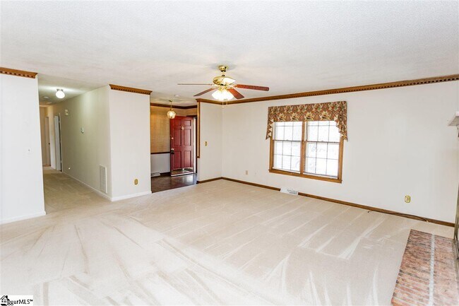 Foto del edificio - 11 Paddock Dr