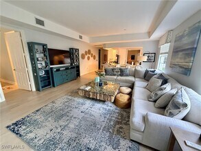 Building Photo - 10160 Bellavista Cir