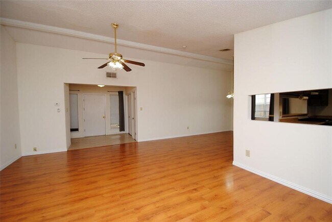 Building Photo - 11526 Kerman Dr