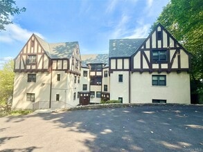 Building Photo - 64 Kensington Rd