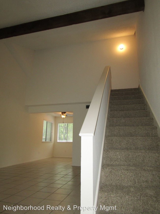 Building Photo - 7001 Winedale Dr