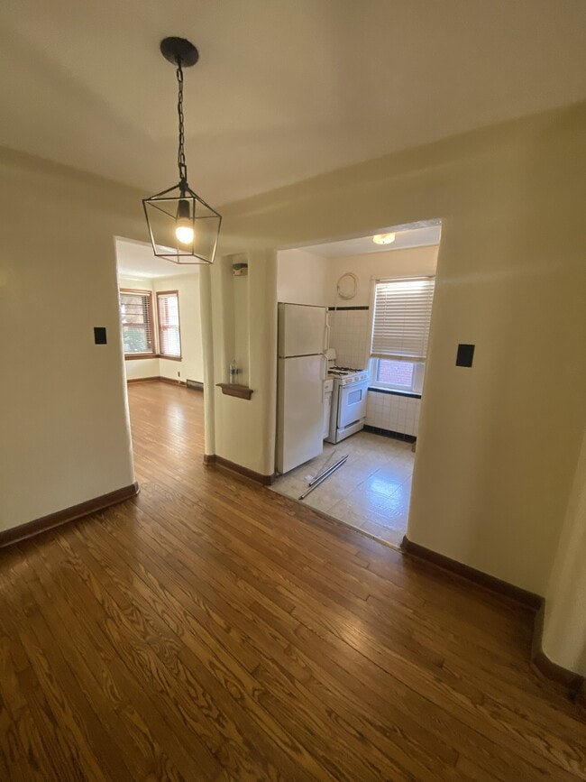Kitchen - 5471 Loughborough Ave
