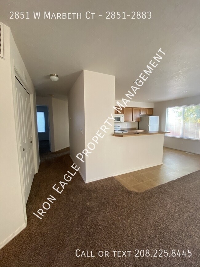 Foto del edificio - 2851 W Marbeth Ct