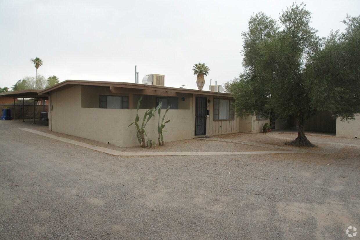 Building Photo - 3620 E Fairmount St