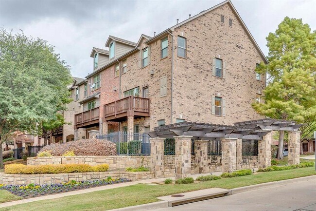 Building Photo - 1506 Biltmore Ln