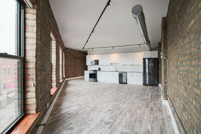 Foto del edificio - 1572 N Milwaukee Ave