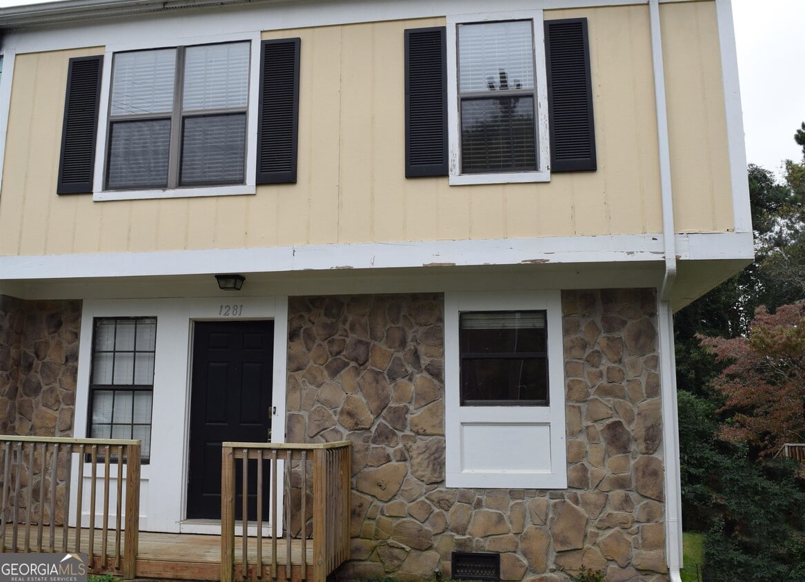 Primary Photo - 1281 Ridgecrest Ln