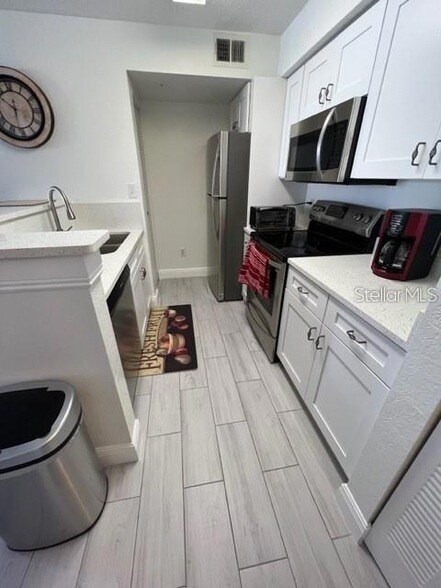 Building Photo - 2206 Antigua Pl