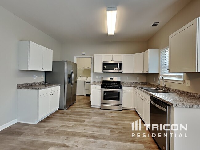 Foto del edificio - 3054 Gayle Manor Ln SW