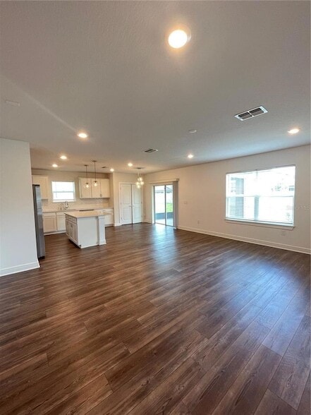Building Photo - 30555 Thunderbird Dr