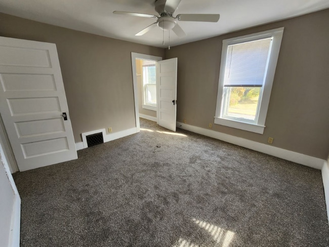 Foto del edificio - 2330 Grand Ave