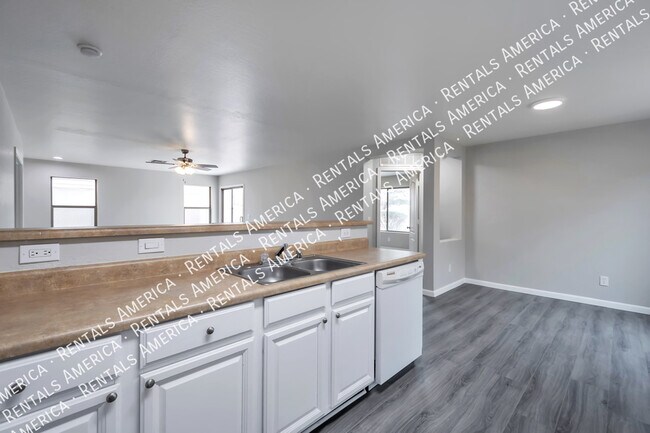 Building Photo - 1735 E San Xavier Dr