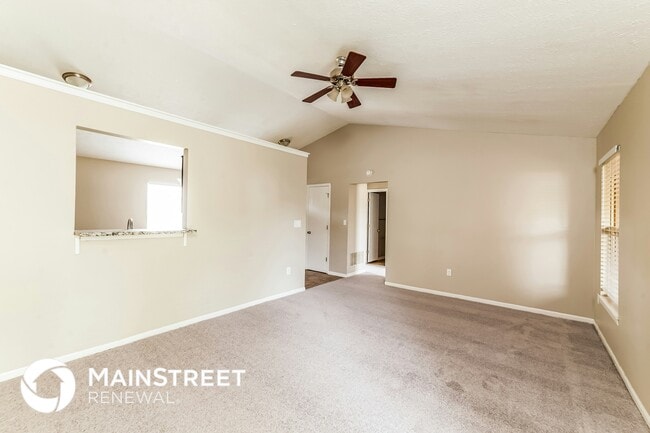 Foto del edificio - 9625 Combs Ln