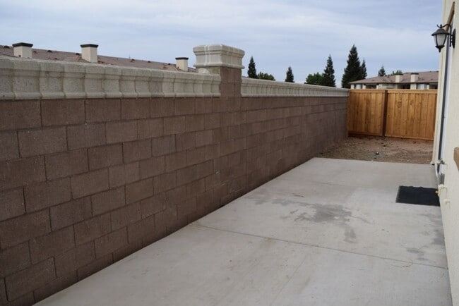 Building Photo - 6114 Mehrten Cir