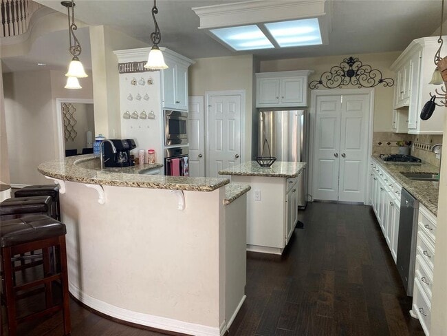 Building Photo - 12906 Golden Rainbow Dr