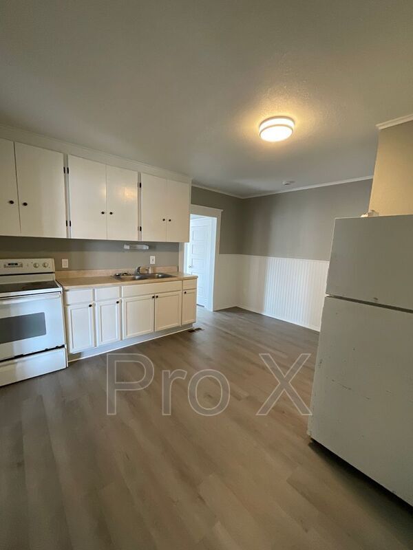 Foto del edificio - 202 W 7th St