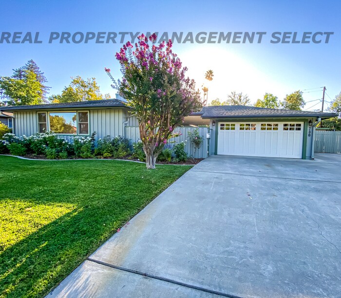 Foto principal - Stunning Executive Home in Arden Park Vista