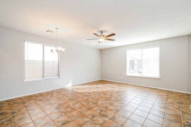 Foto del edificio - 7014 E Kiva Ave