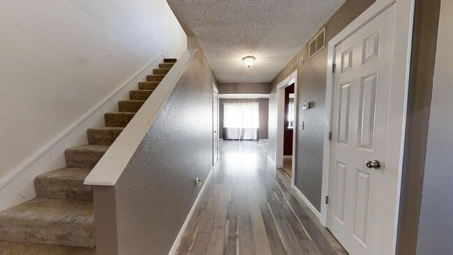 Building Photo - 804B S Okaw