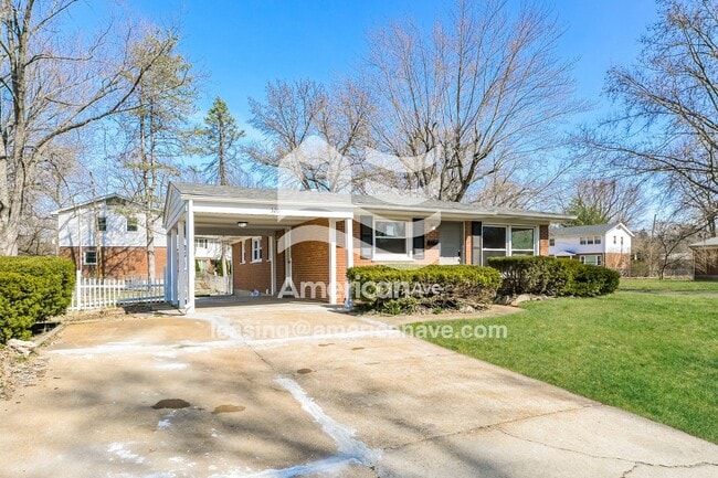 Building Photo - 320 St Eugene Ln