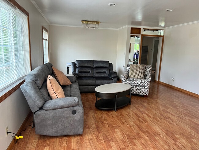 Photo - 430 E 184th St House