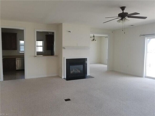 Foto del edificio - 4155 Harbor Walk Ave