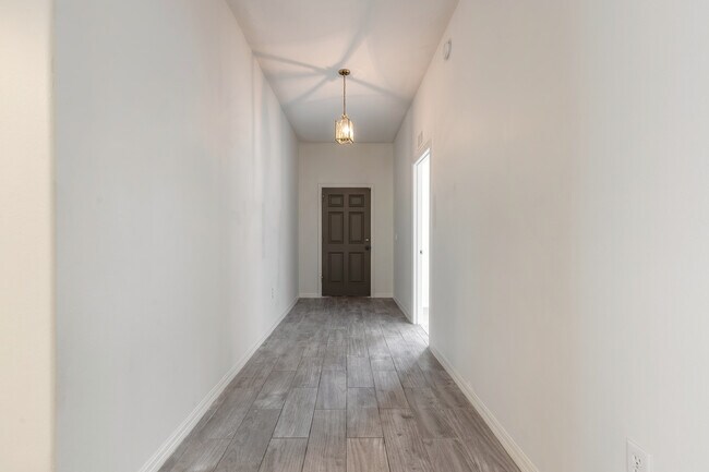 Building Photo - 109 Blue Daze Cir