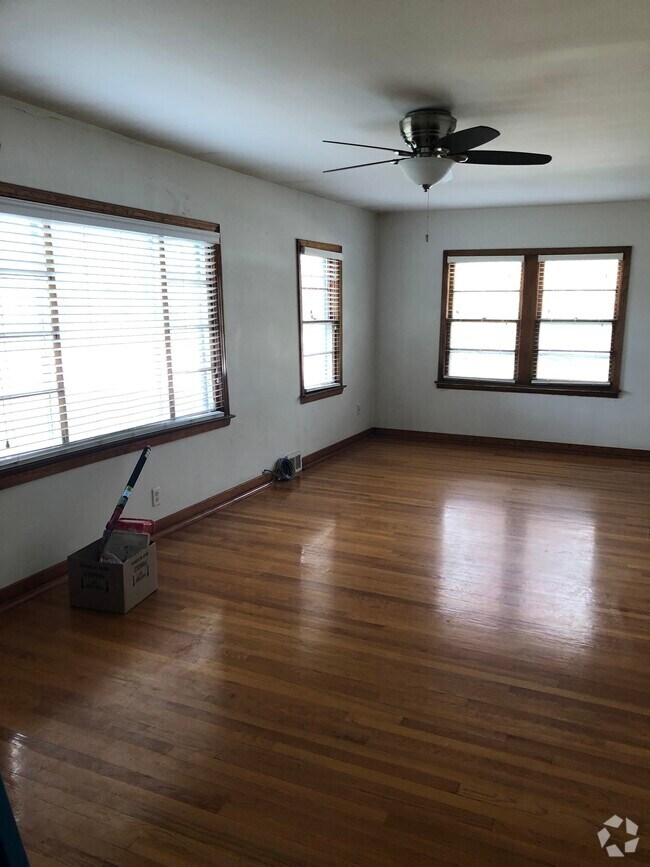 Pet Friendly Apartments For Rent in Industry, IL 1 Rentals