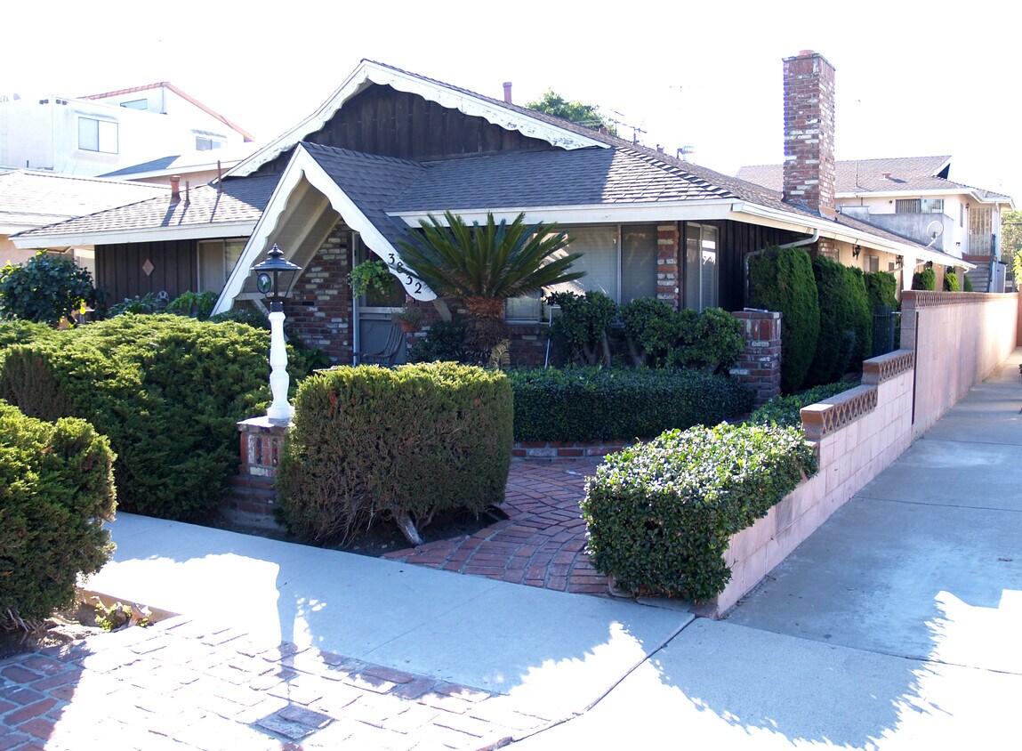 Otro - 3832 Green Ave