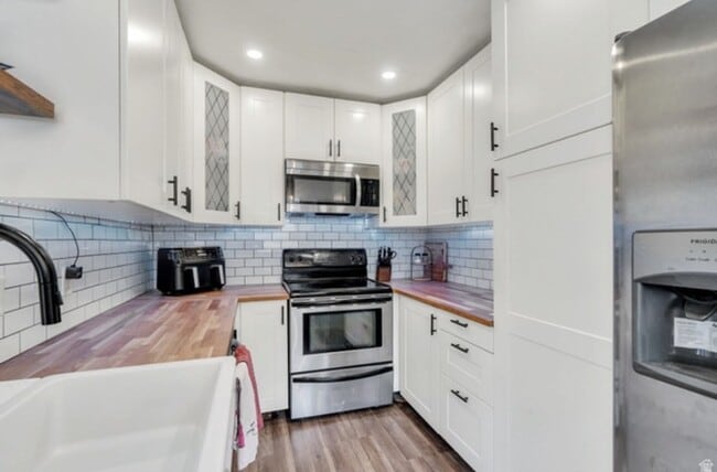 Building Photo - 1661 W Madison View Dr