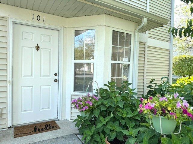 Foto del edificio - 2843 Rutland Cir