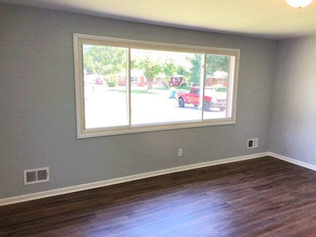 Building Photo - EAST SIDE 4 BR HOME AVAILABLE NOW!
