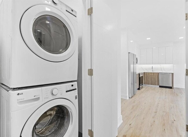 Building Photo - 148-150 70th St