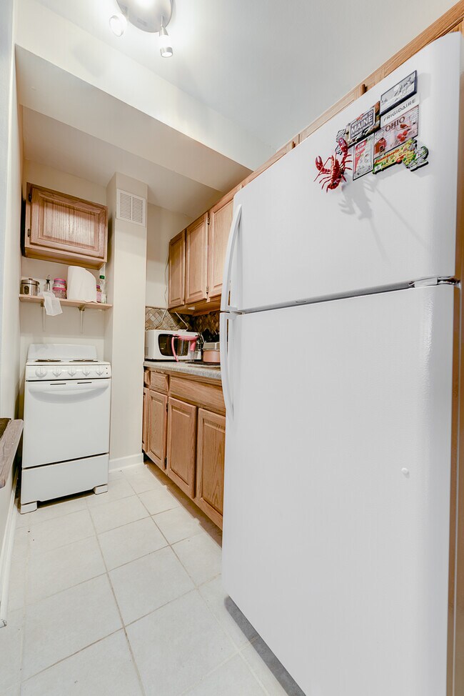 Building Photo - 4180 N Marine Dr
