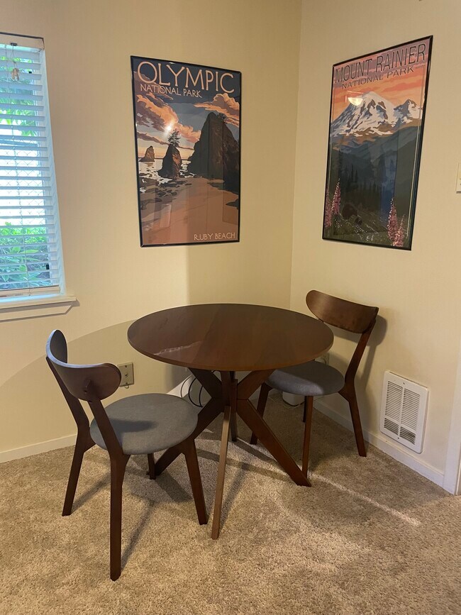 Building Photo - 8812 Stone Ave N