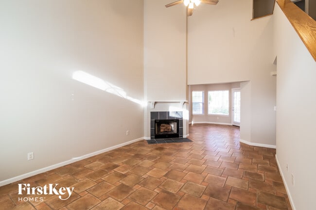 Foto del edificio - 7873 Sabalridge Dr