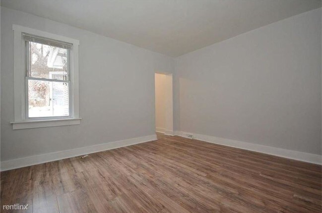 Building Photo - 2 br, 1 bath Townhome - 3111 Terrace St