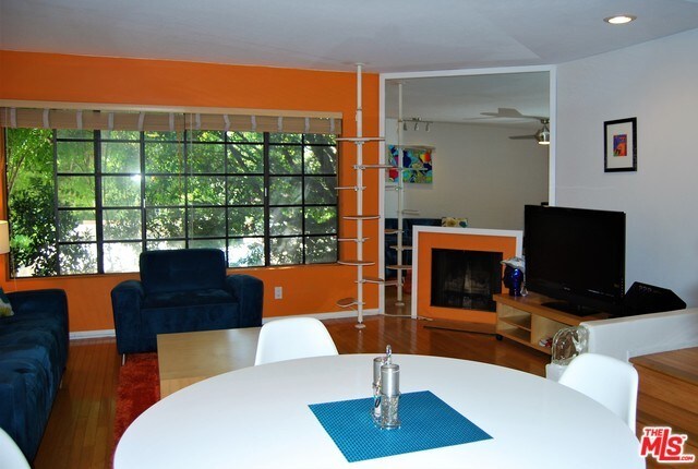 Foto del edificio - 5820 Yolanda Ave