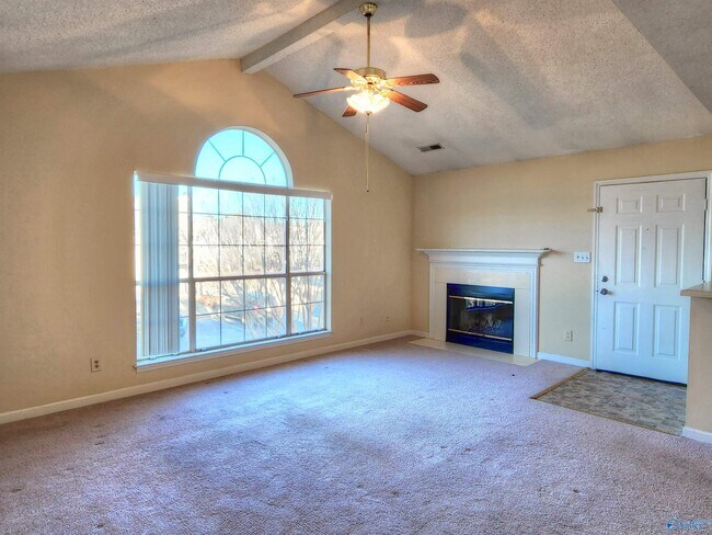 Foto del edificio - 262 Waters Edge Ln