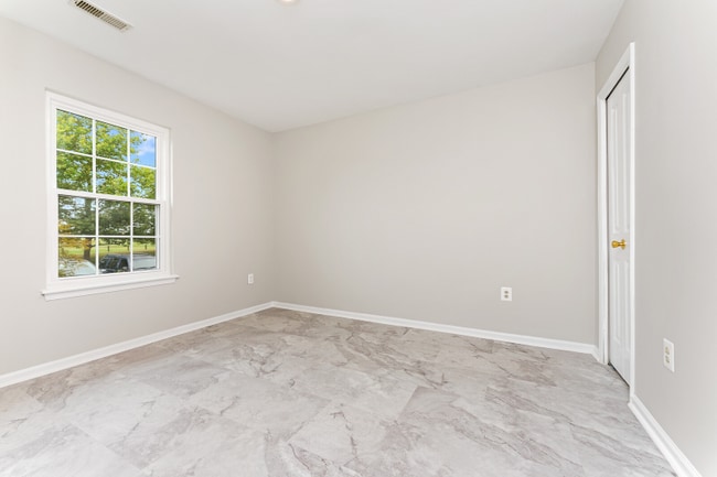 Building Photo - 44132 Mistletoe Terrace