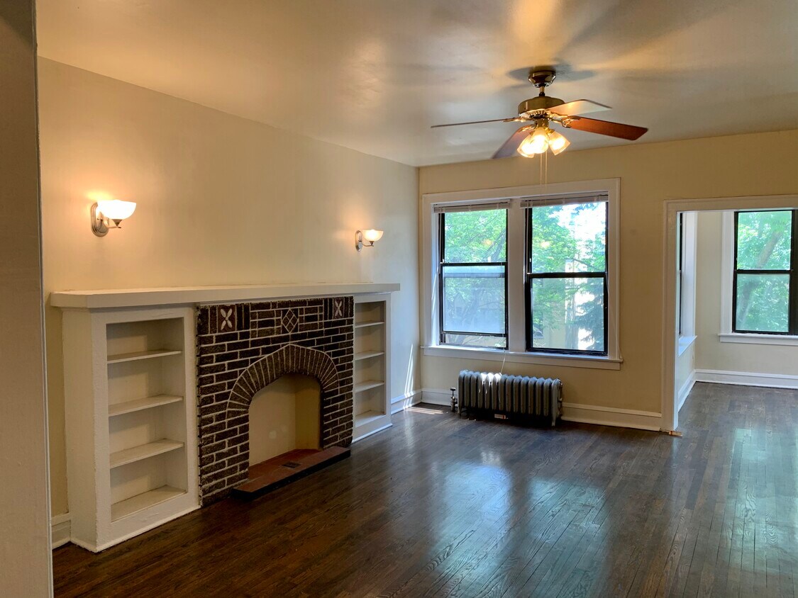 Primary Photo - 7542 S Kingston Ave